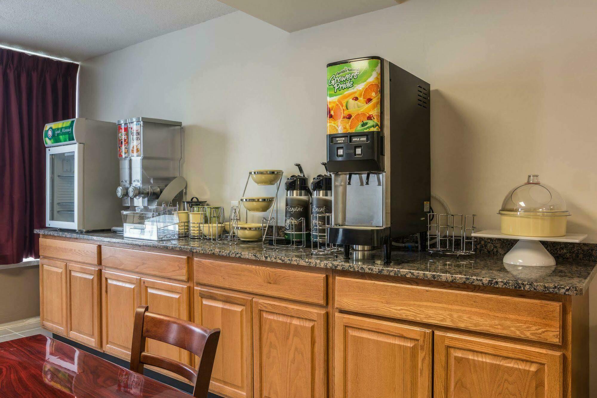 Days Inn By Wyndham Hartsfield Jackson Atlanta Airport West College Park Екстериор снимка