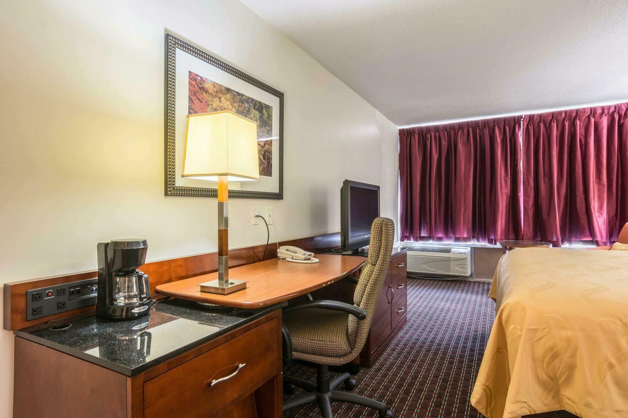 Days Inn By Wyndham Hartsfield Jackson Atlanta Airport West College Park Екстериор снимка